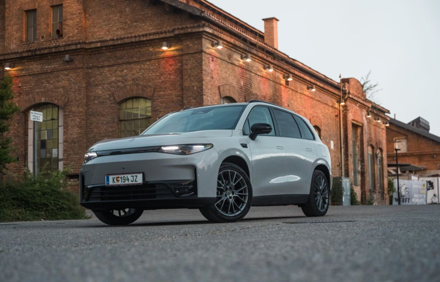 LEAPMOTOR C10 - DAILY RENTAL CAPE TOWN - TUNDRA GREY