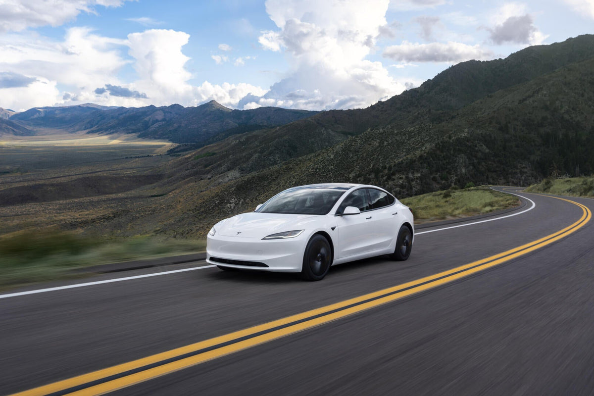 TESLA MODEL 3 — HOURLY PRIVATE CHAUFFEUR EXPERIENCE